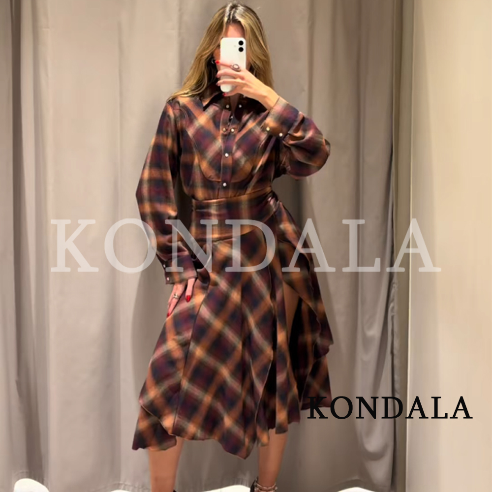 Vintage Fashion Jersey - コンダラ レディース、秋のカジュアルなチェック柄スカートセット。クラシックで上品なボタン付きシャツと、スリット入りのミディスカート。2026年秋のトレンド、ヴィンテージ風の女性用セット。