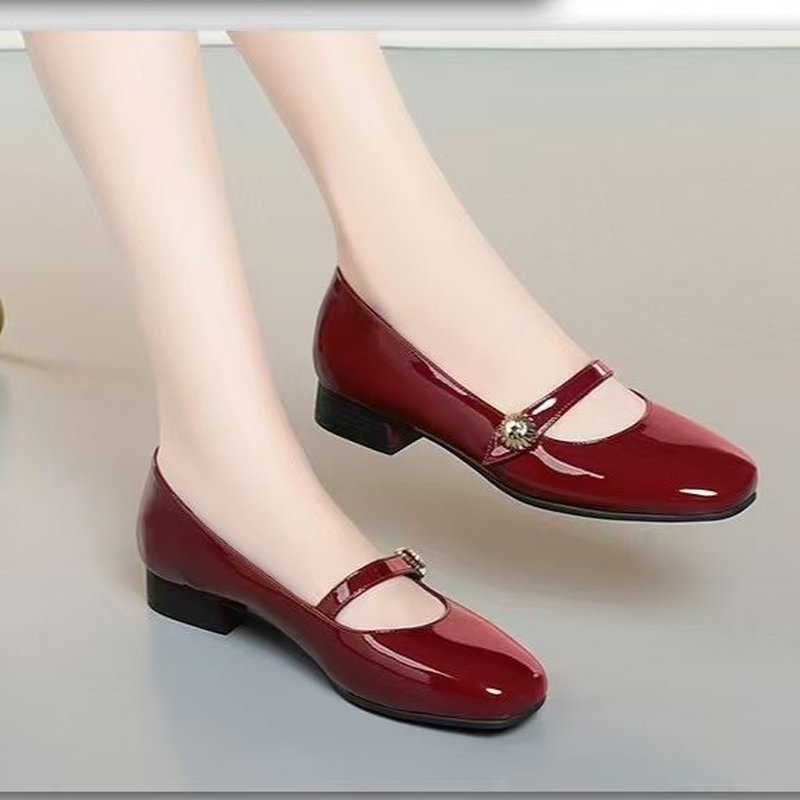レディース用、光沢のある特許皮革を使用した、秋にぴったりのス - Vintage Fashion Dresses のレビューと価格